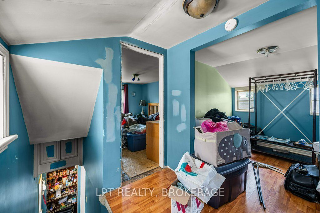 13 Kingscourt Avenue Property Photo 20