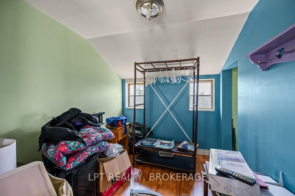 13 Kingscourt Avenue Property Photo 21