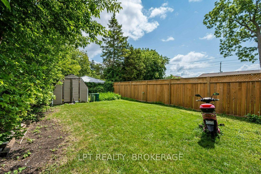 13 Kingscourt Avenue Property Photo 32