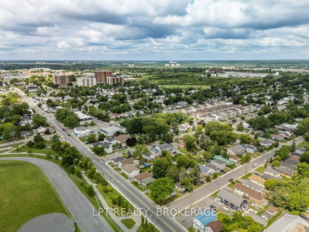 13 Kingscourt Avenue Property Photo 39