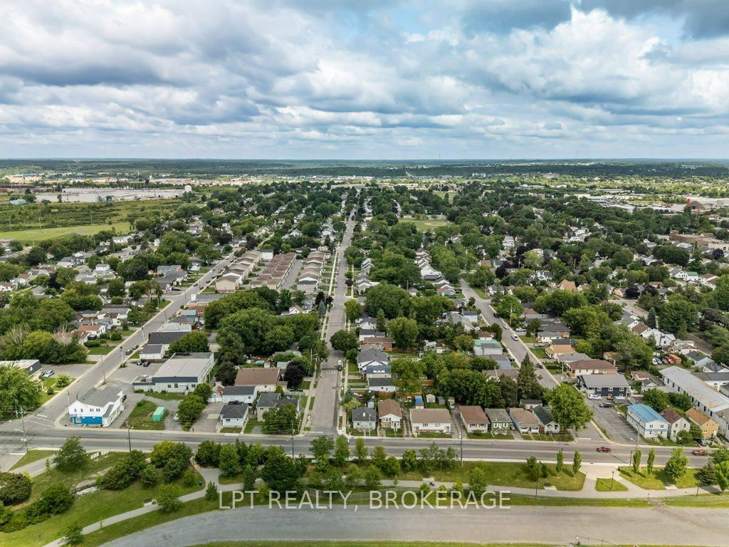 13 Kingscourt Avenue Property Photo 40