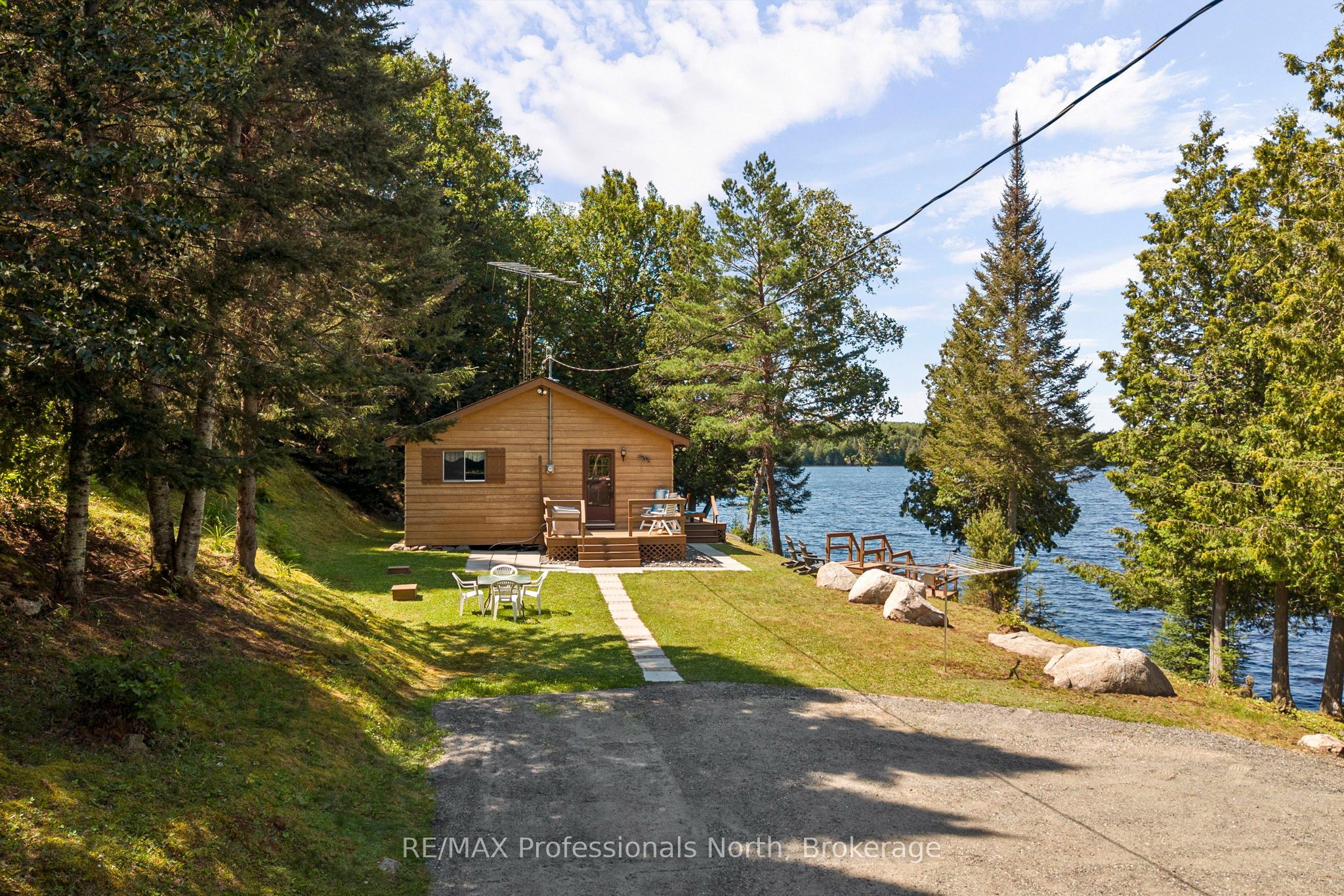 1516 Deer Lake Road Property Photo 1