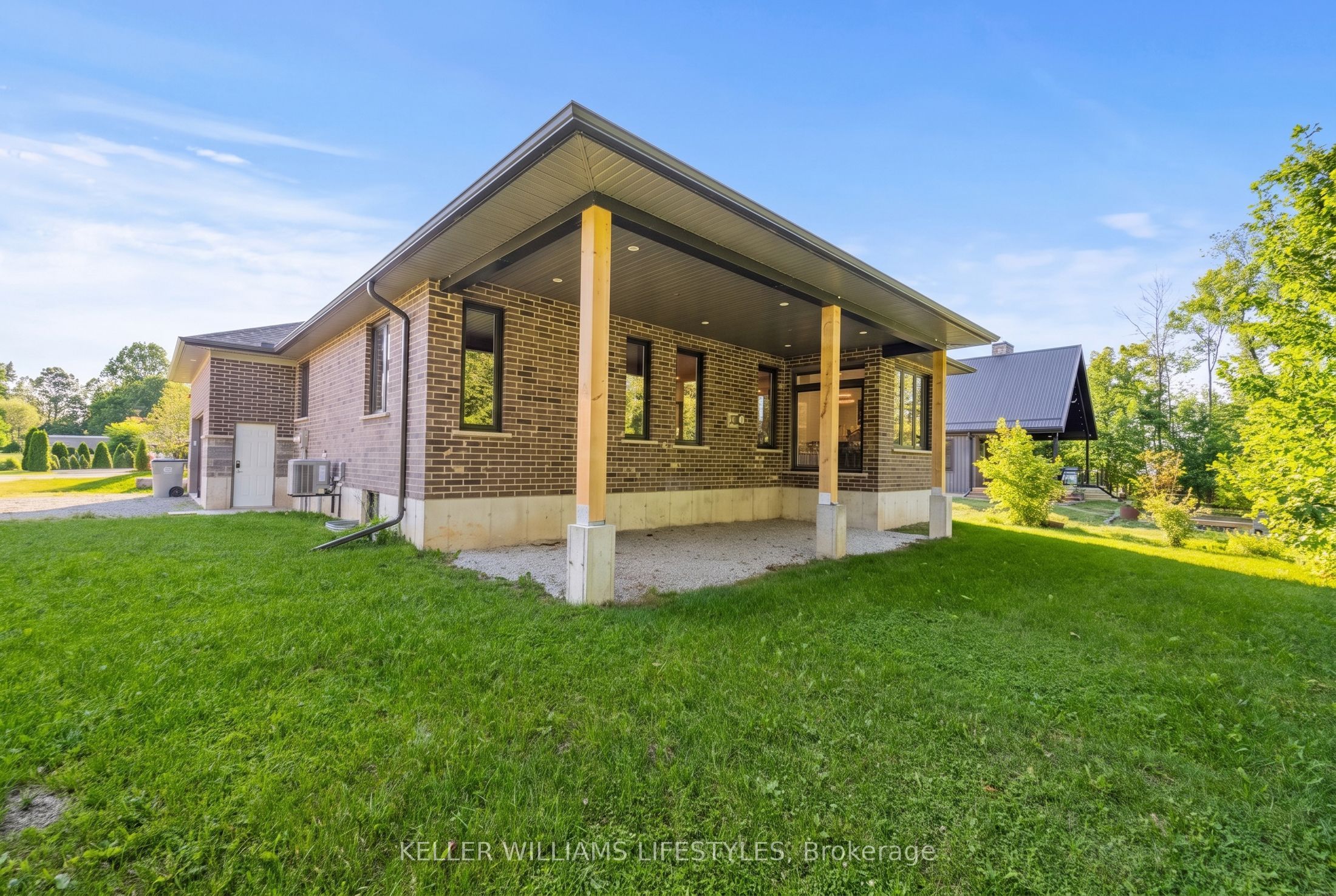 74358 Driftwood Drive Property Photo 8