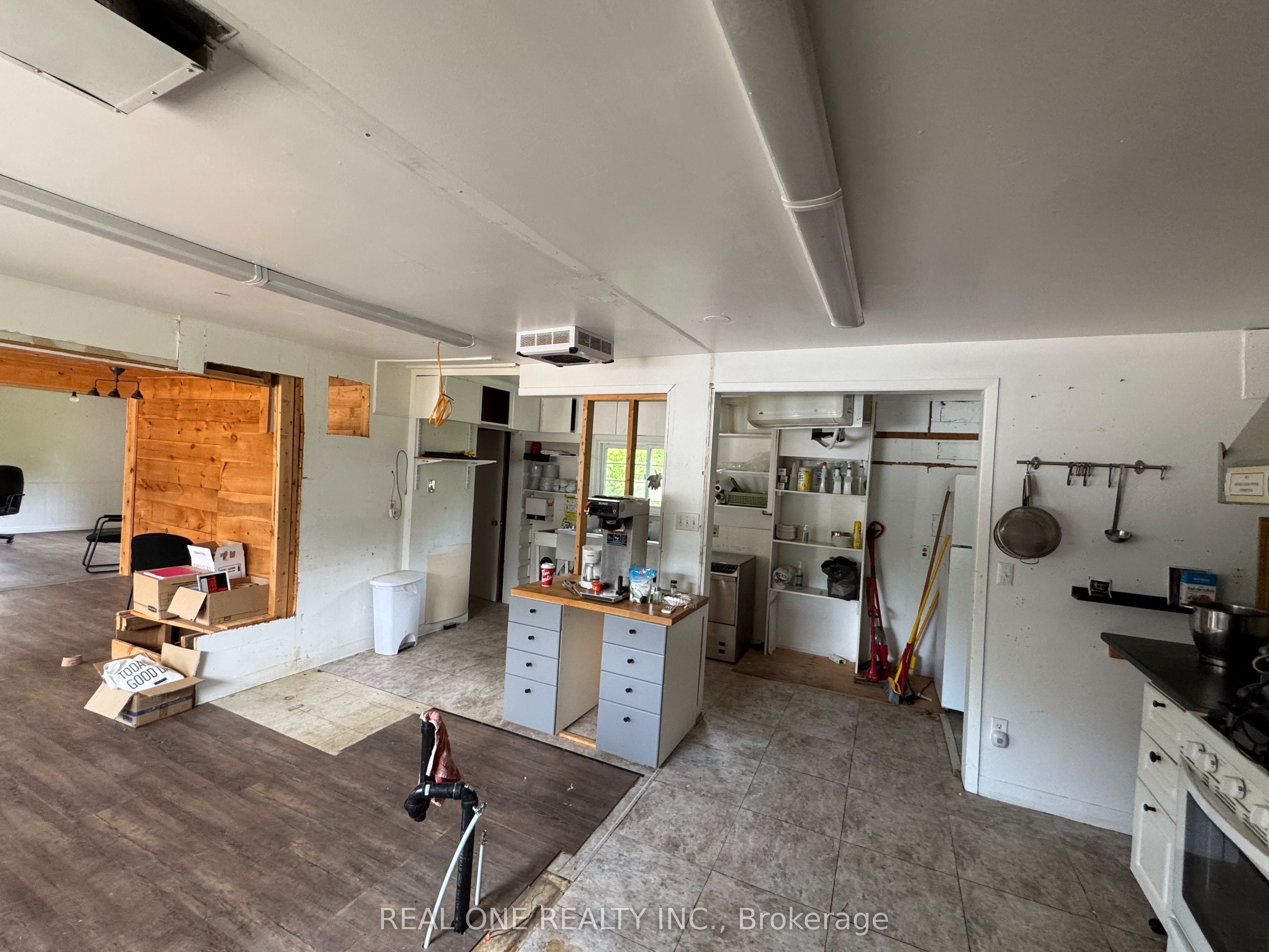 222 Ontario Street Property Photo 7