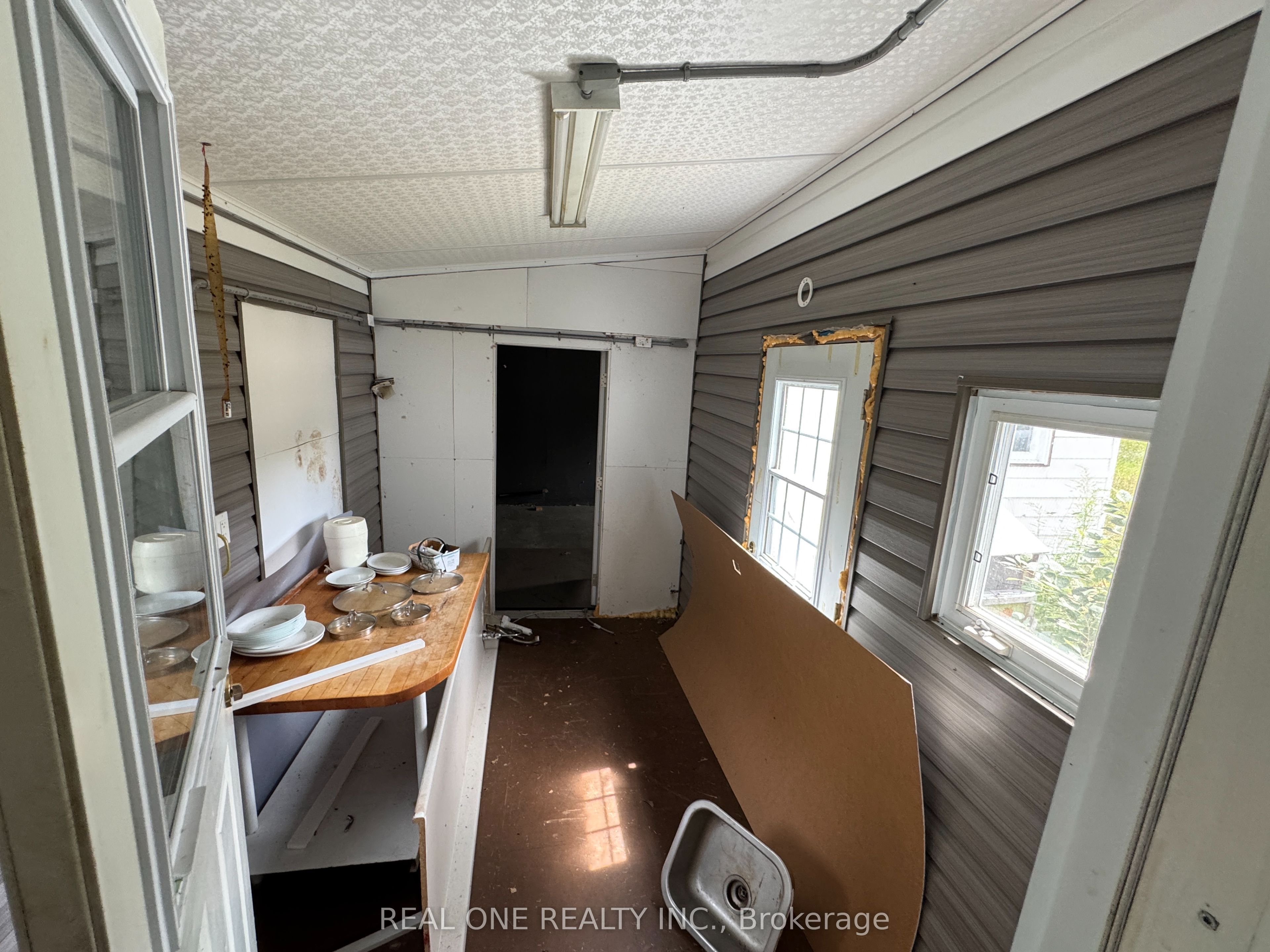 222 Ontario Street Property Photo 8