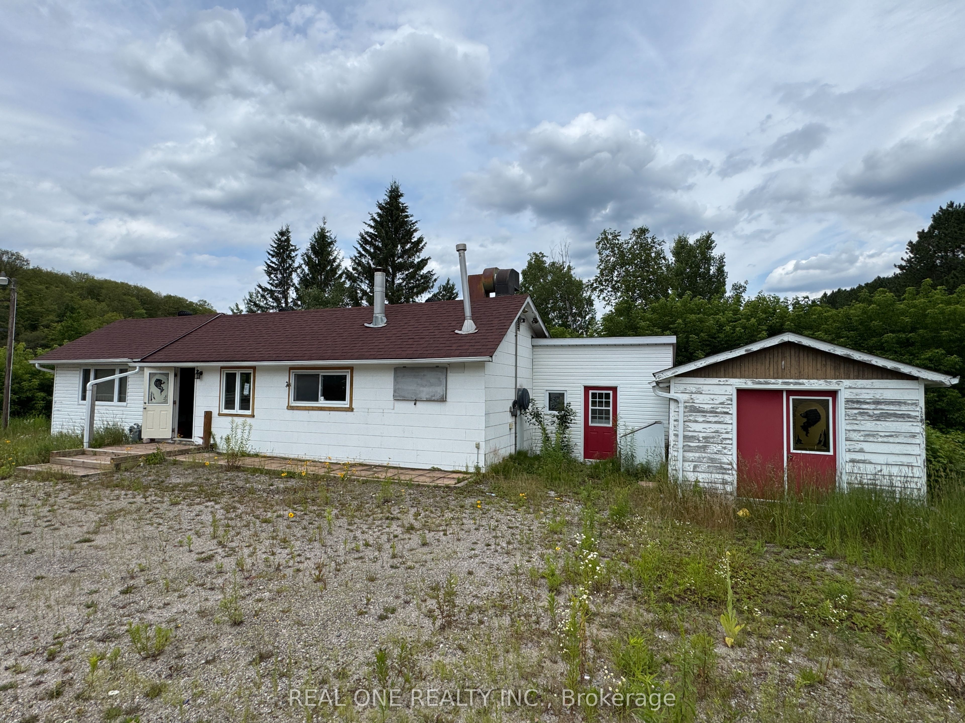 222 Ontario Street Property Photo 11