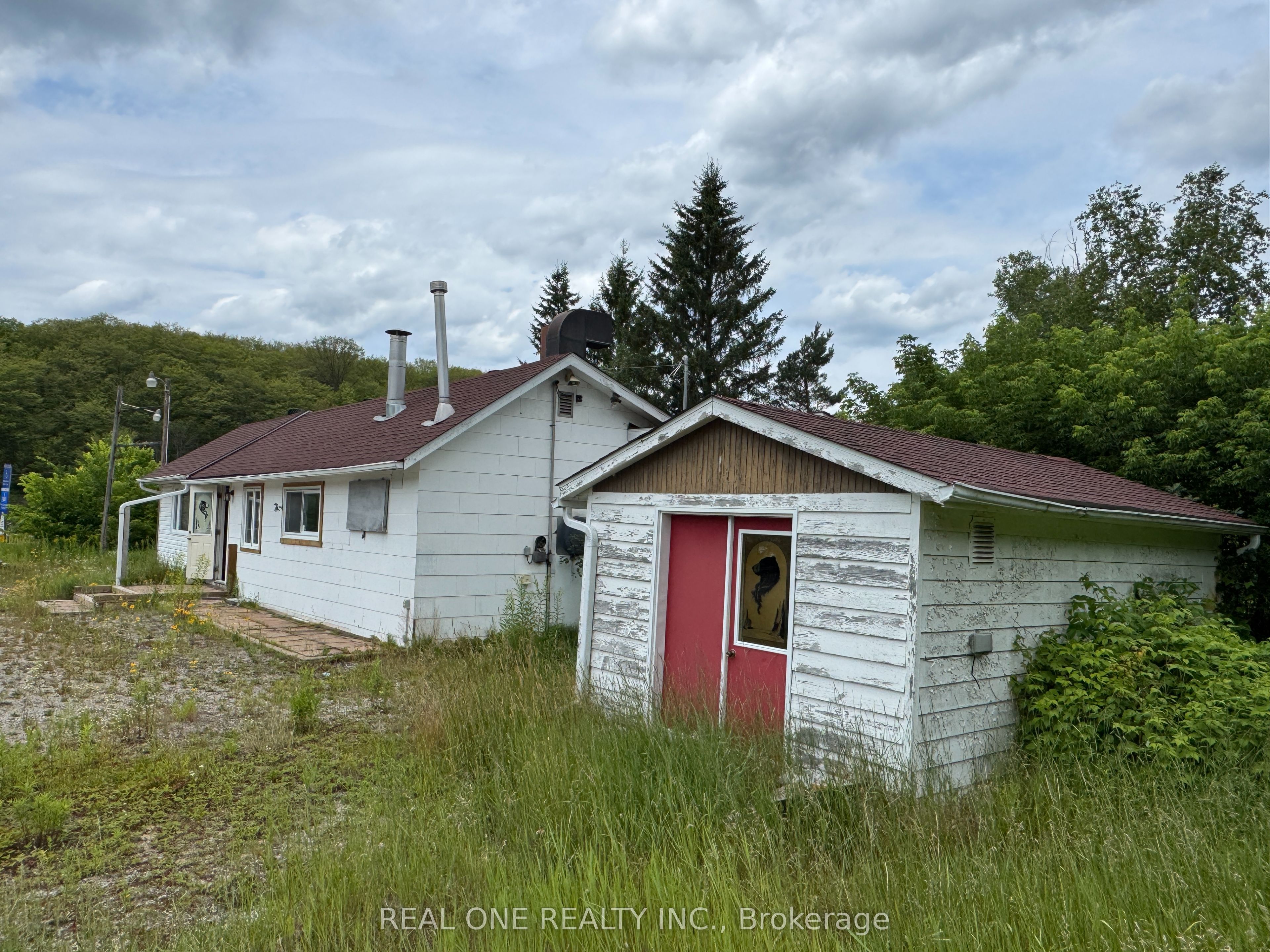 222 Ontario Street Property Photo 12
