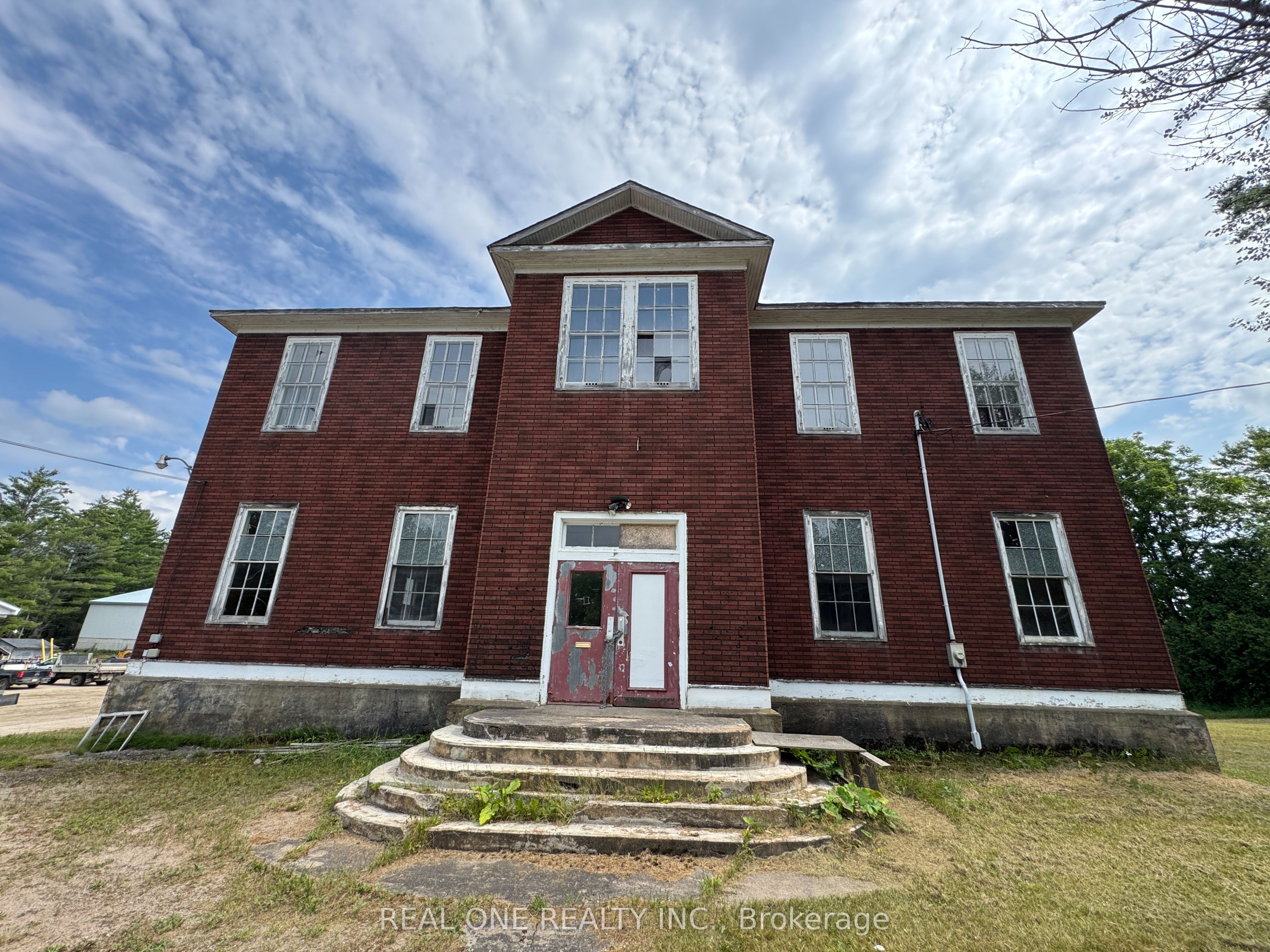 2465 Highway 518 W Property Photo 1