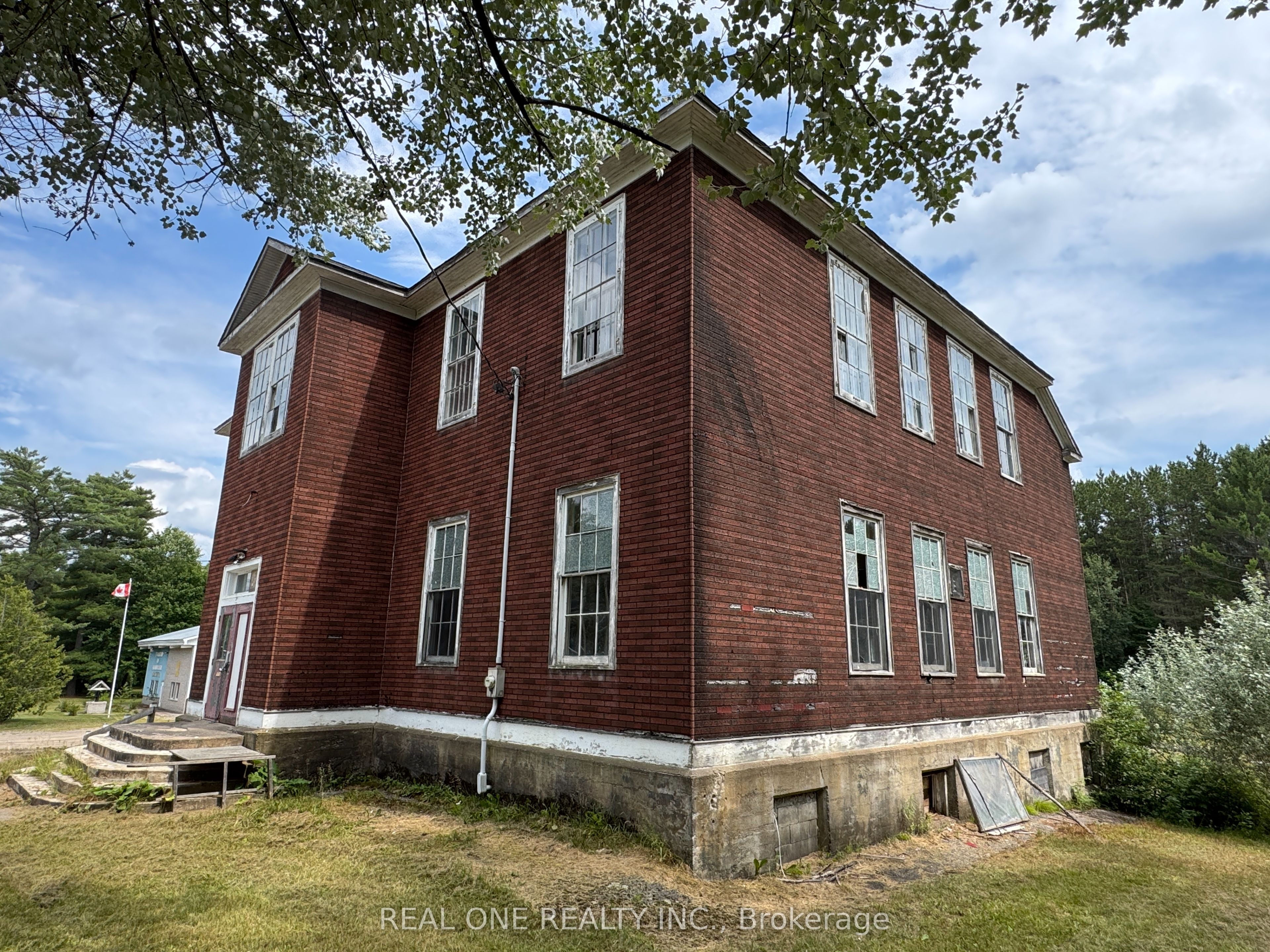 2465 Highway 518 W Property Photo 2