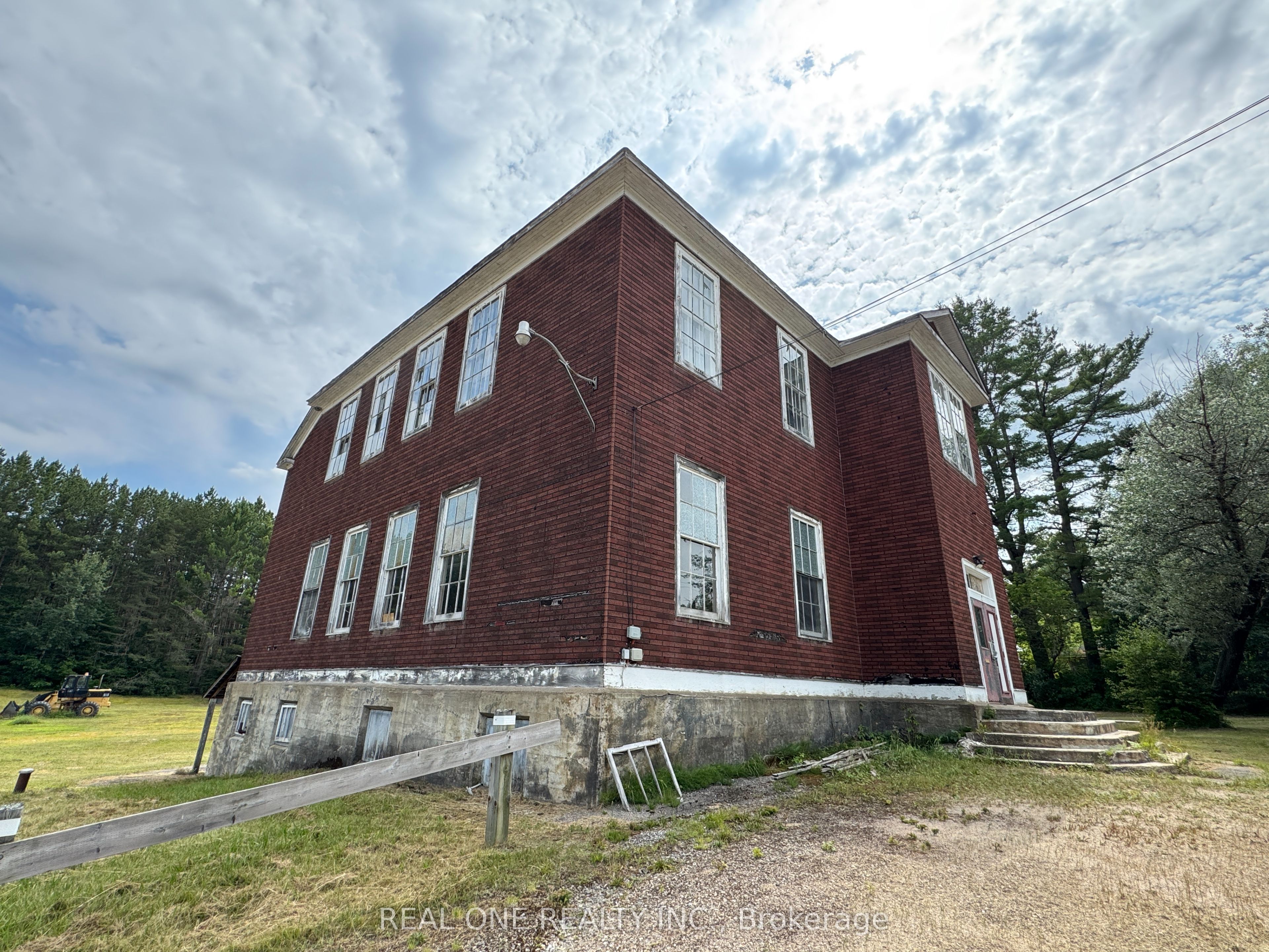 2465 Highway 518 W Property Photo 3