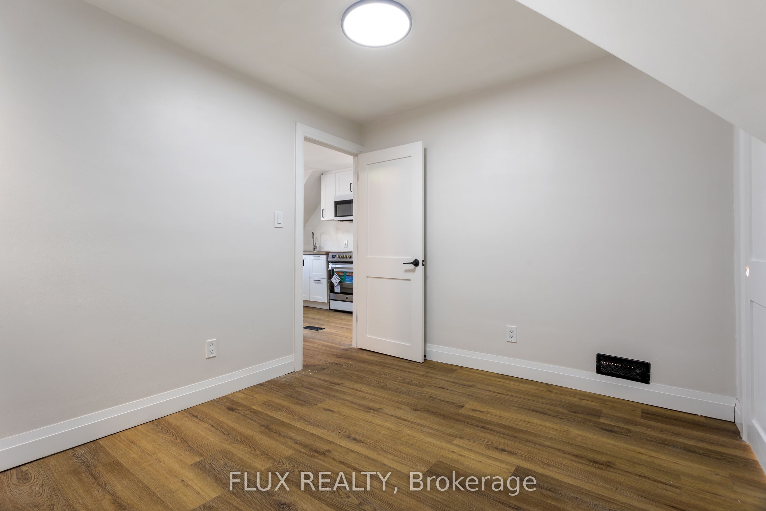 19 Lottridge Street Property Photo 45
