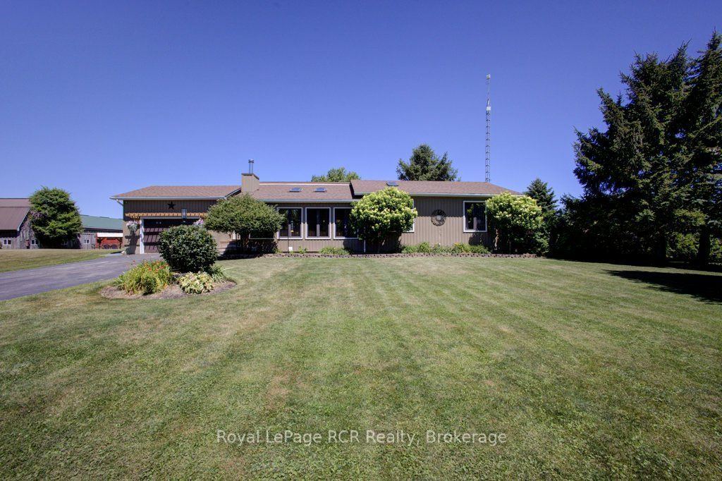 7195 Sixteenth Line Property Photo 2