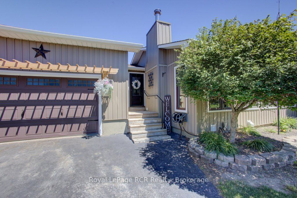 7195 Sixteenth Line Property Photo 4