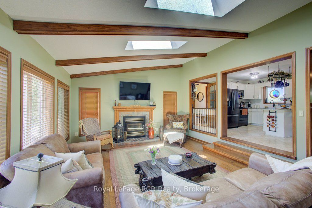 7195 Sixteenth Line Property Photo 7