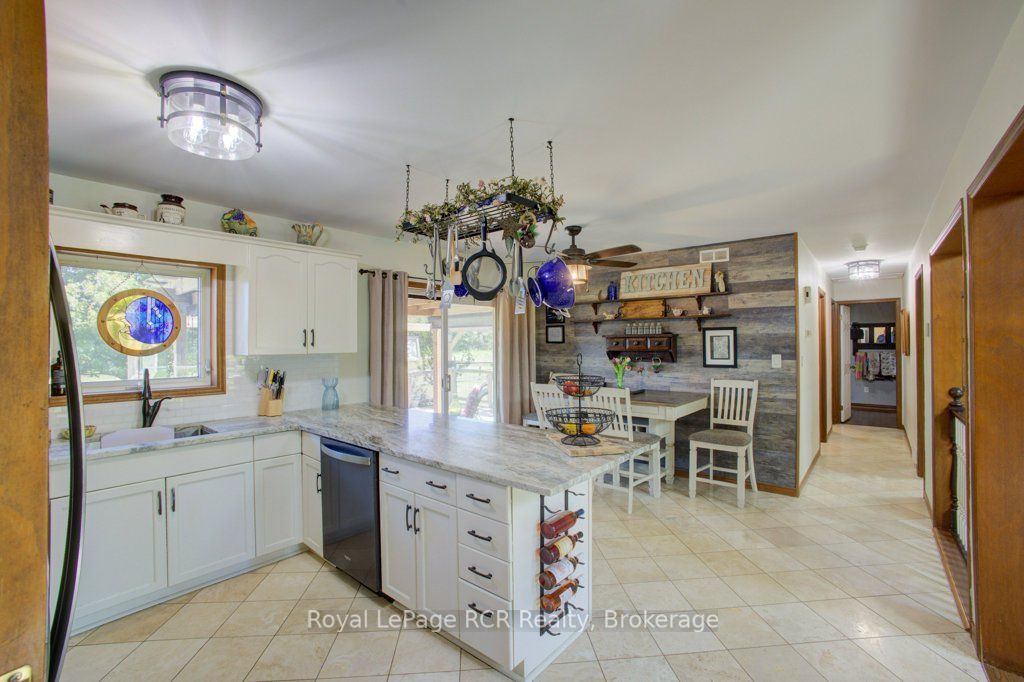 7195 Sixteenth Line Property Photo 8