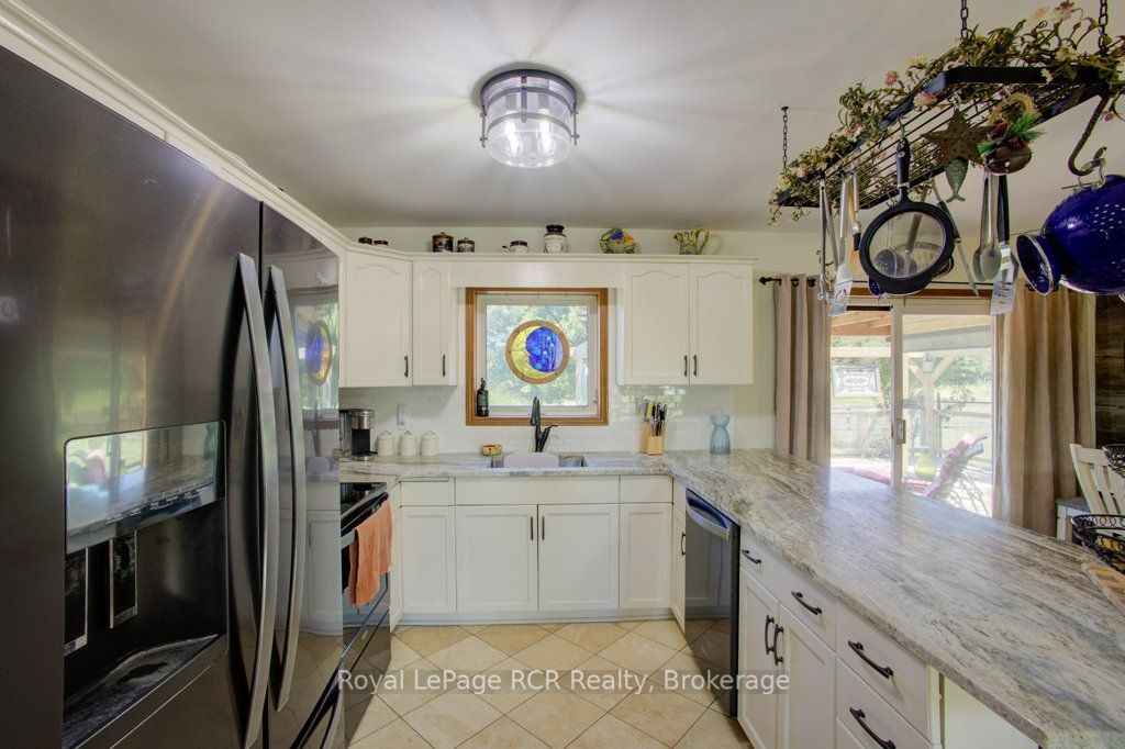 7195 Sixteenth Line Property Photo 9
