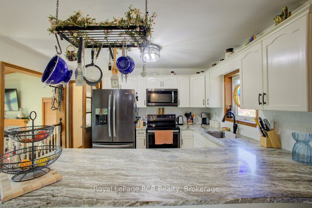 7195 Sixteenth Line Property Photo 10