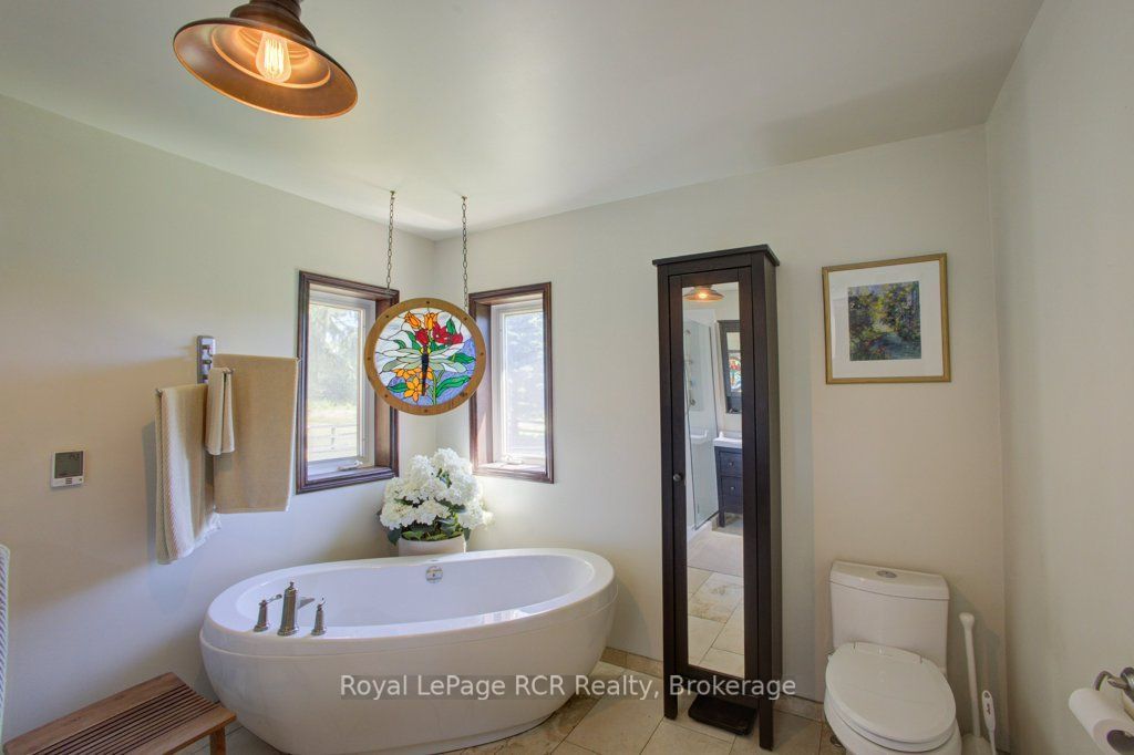 7195 Sixteenth Line Property Photo 16