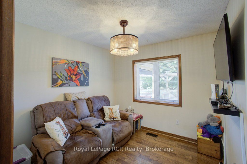 7195 Sixteenth Line Property Photo 17