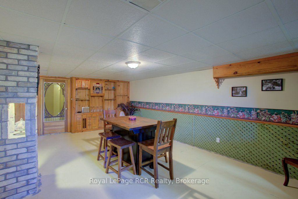 7195 Sixteenth Line Property Photo 19