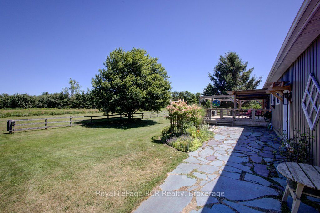 7195 Sixteenth Line Property Photo 28