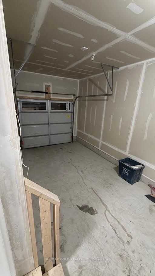 5 West Mill Street Property Photo 39