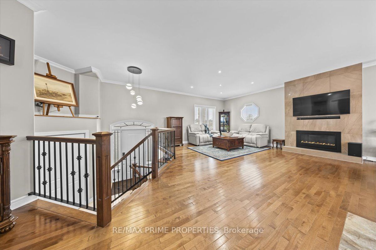 3421 Summerbreeze Drive Property Photo 5