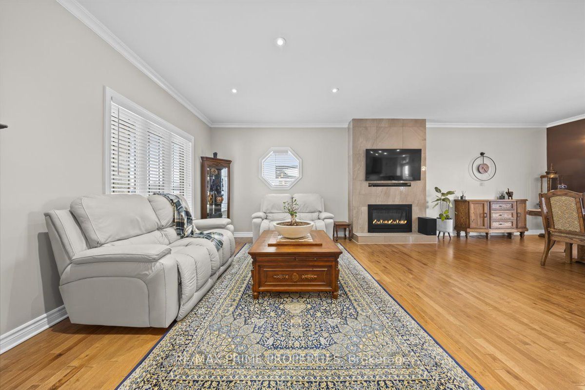 3421 Summerbreeze Drive Property Photo 8