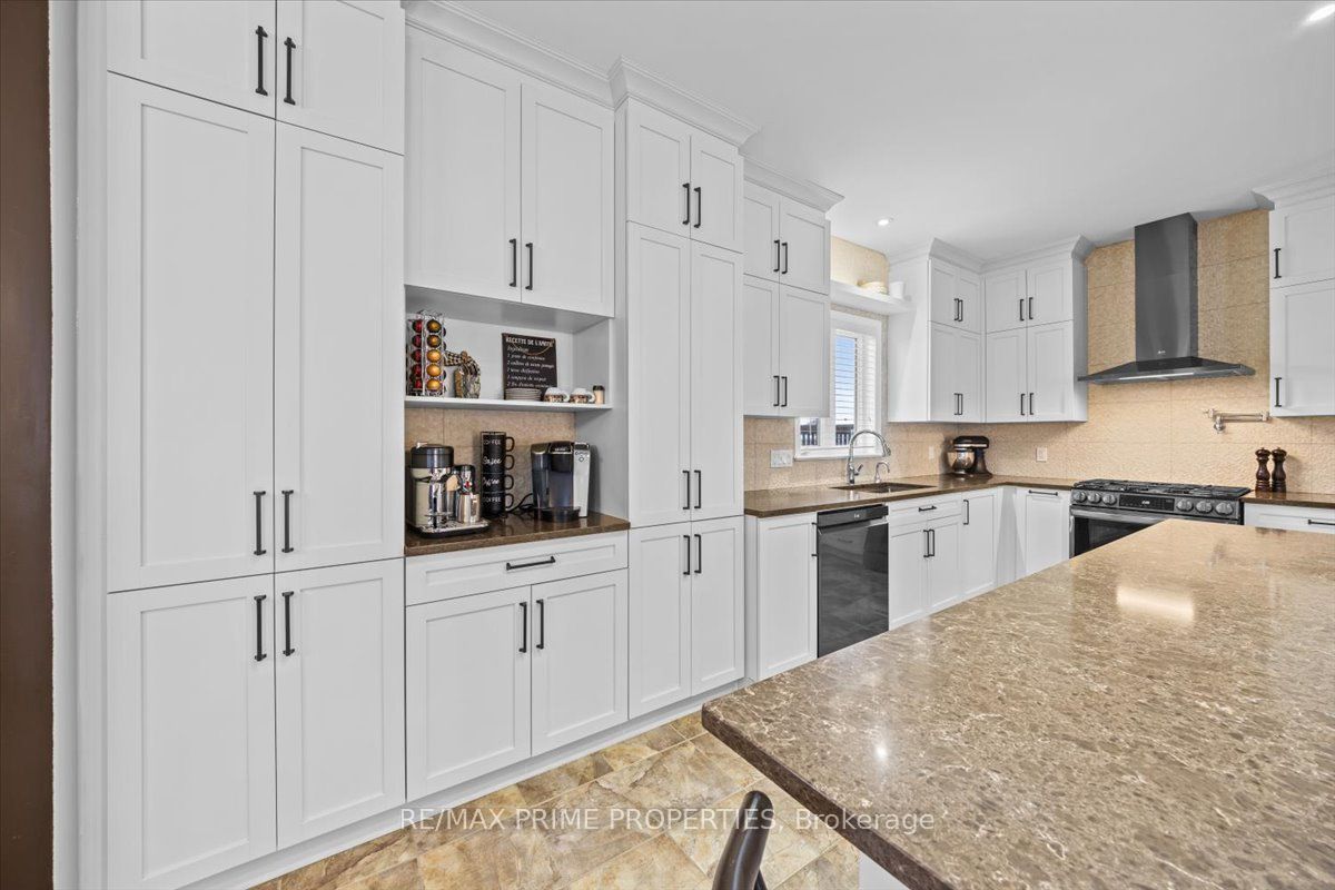 3421 Summerbreeze Drive Property Photo 13