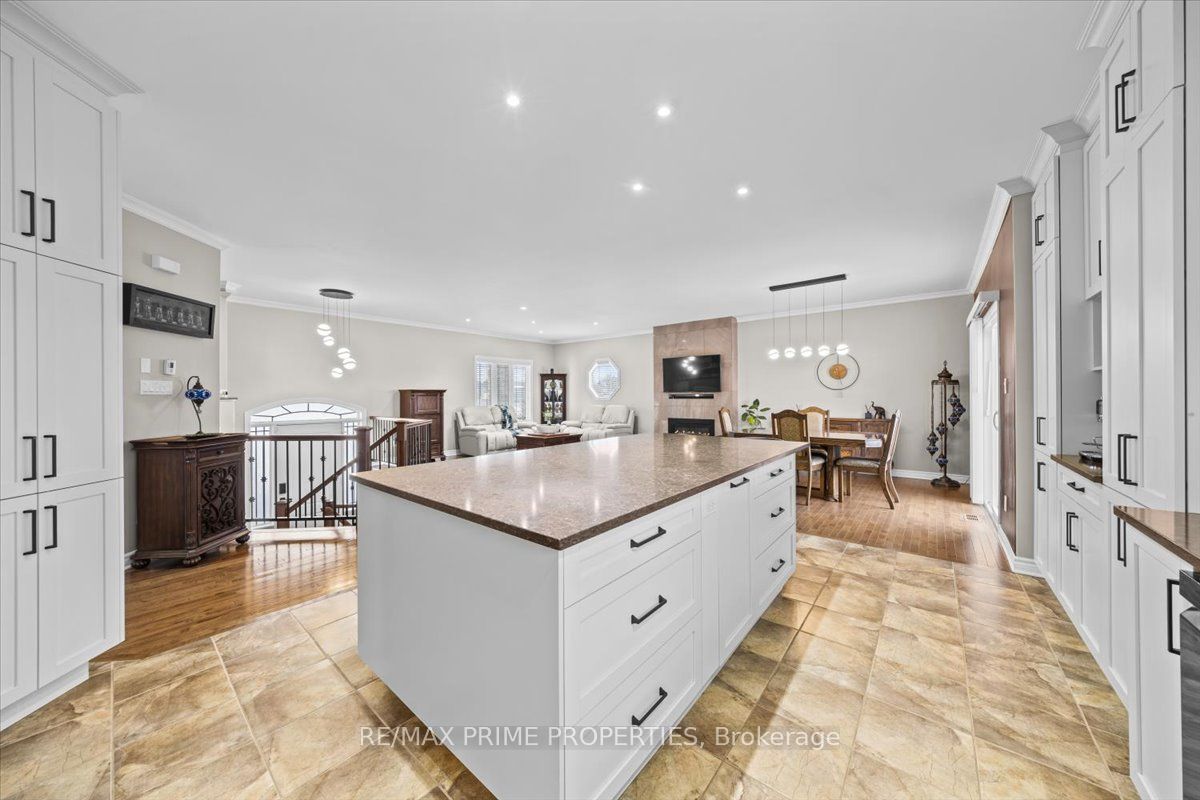 3421 Summerbreeze Drive Property Photo 16