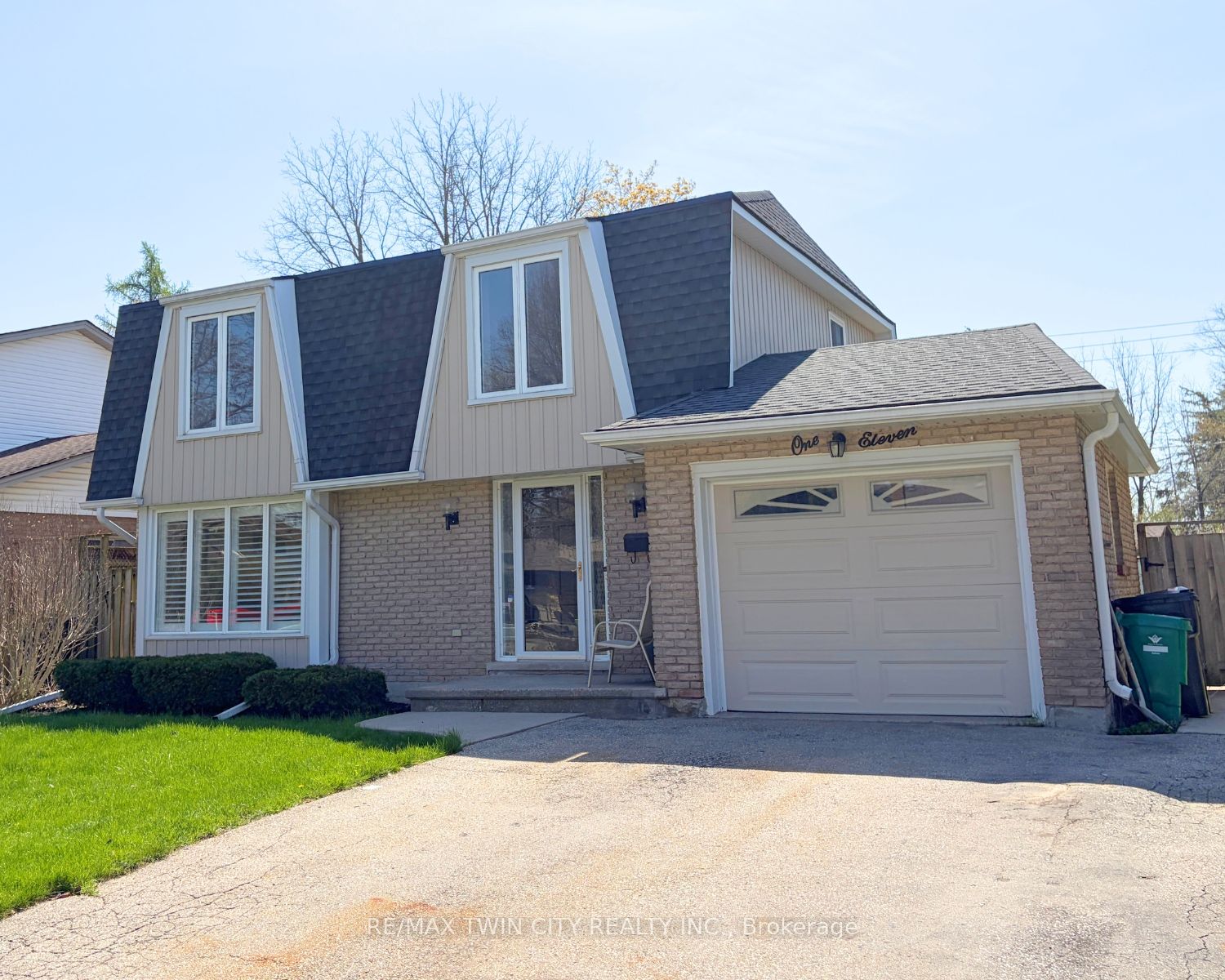 111 Manor Drive Property Photo 1