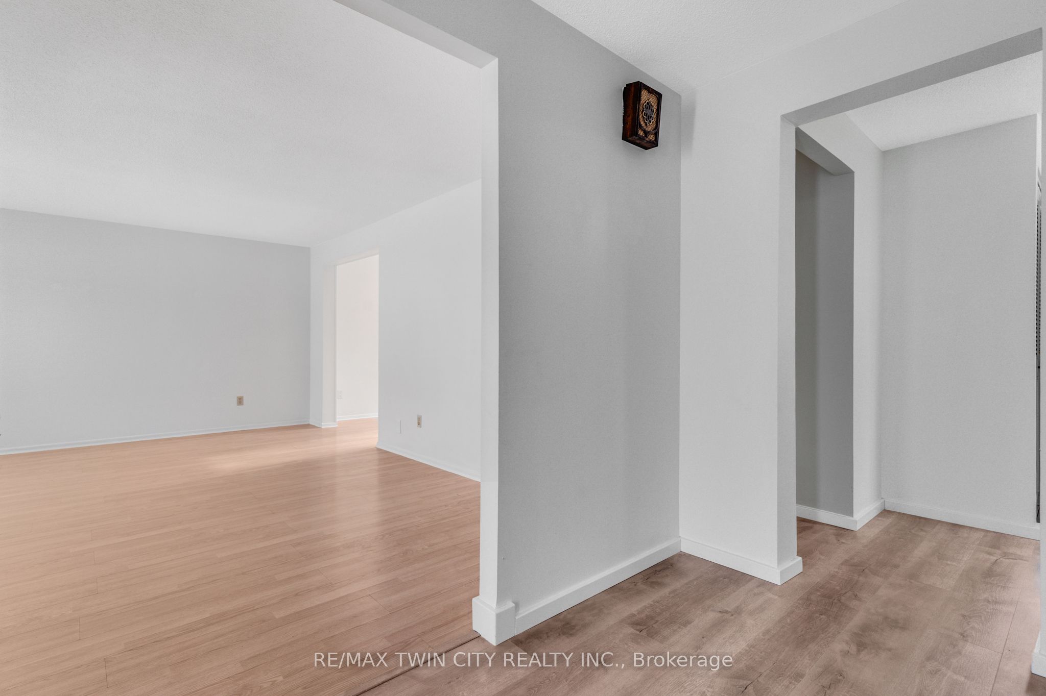 111 Manor Drive Property Photo 6