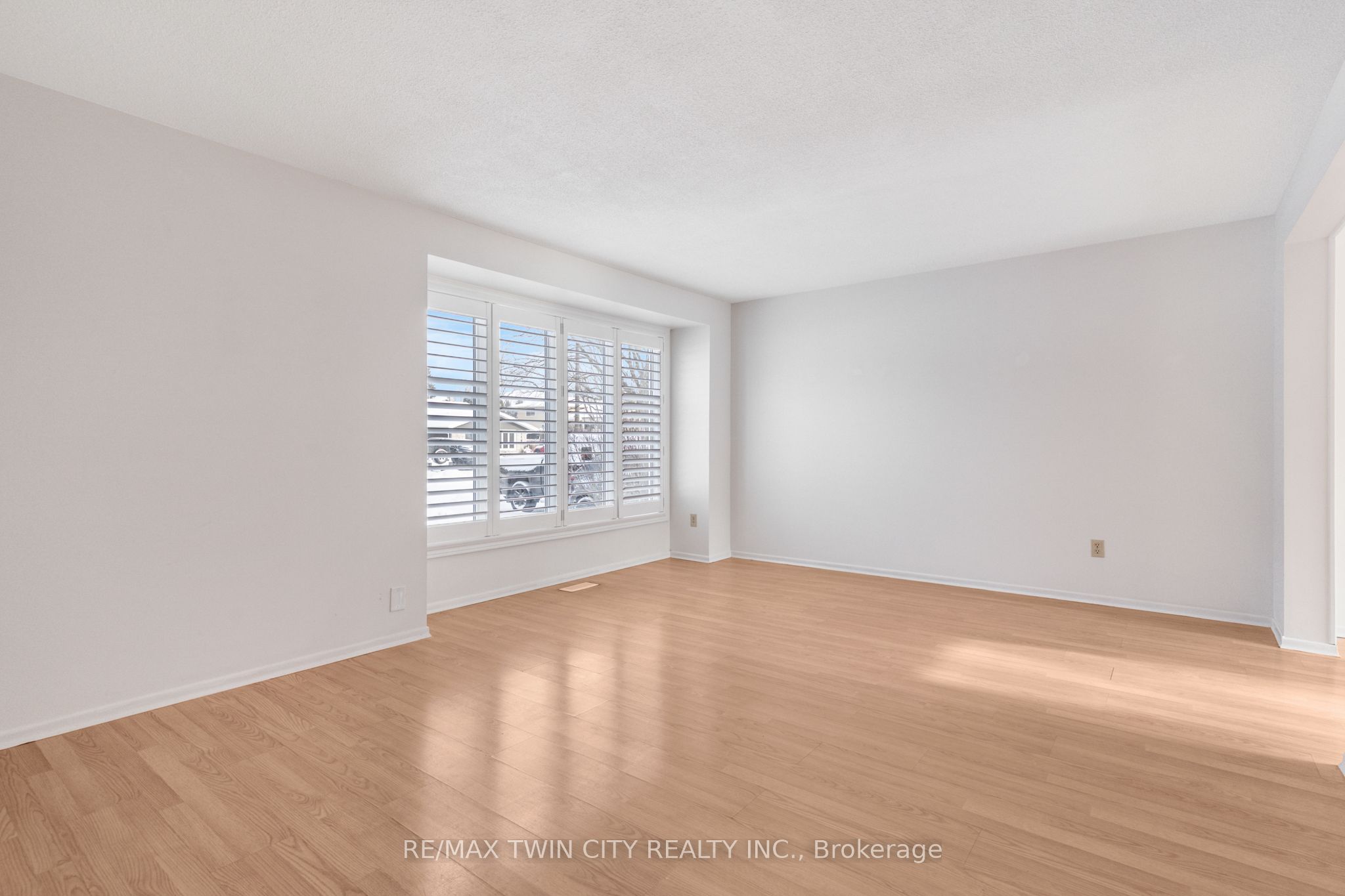 111 Manor Drive Property Photo 8