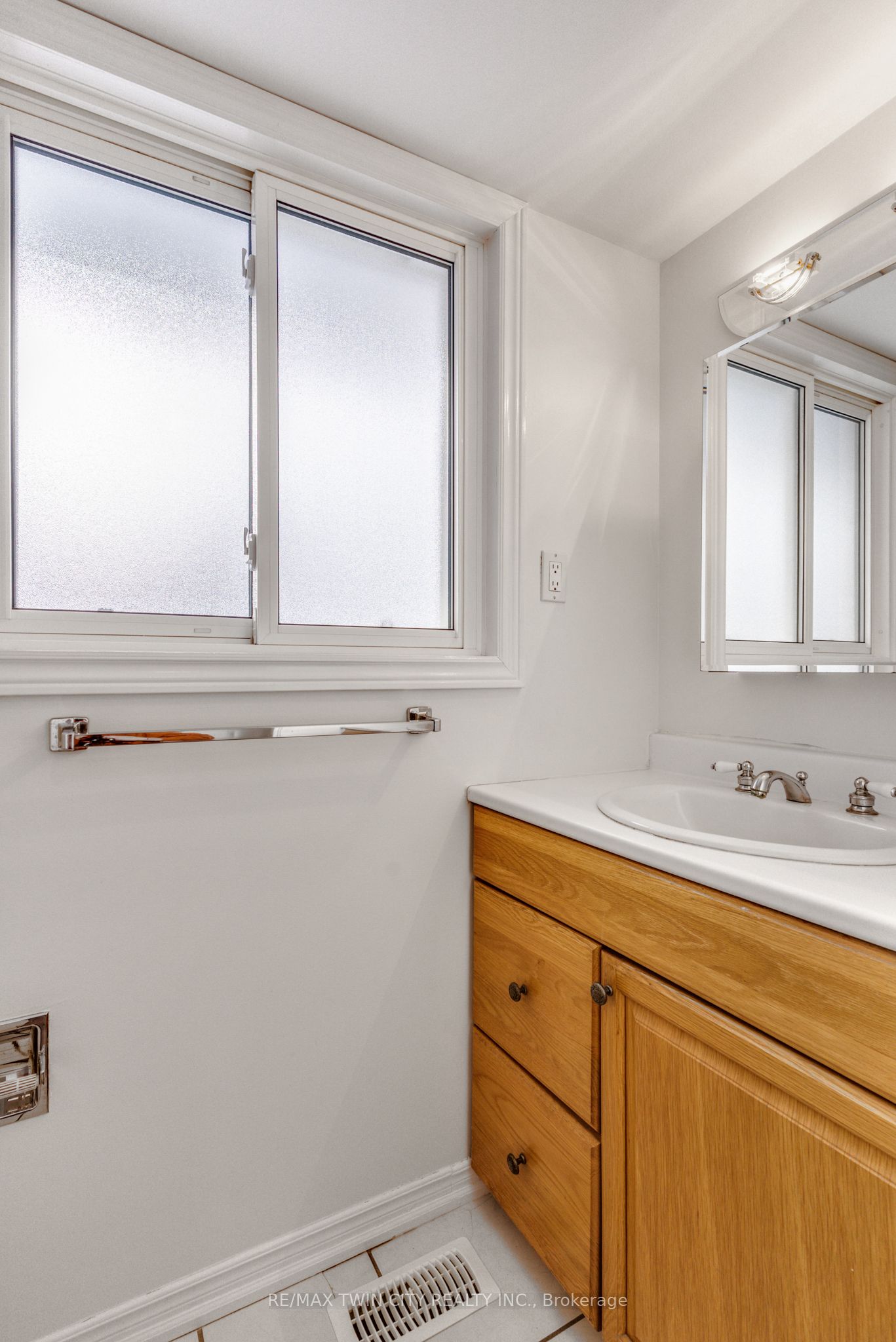 111 Manor Drive Property Photo 19