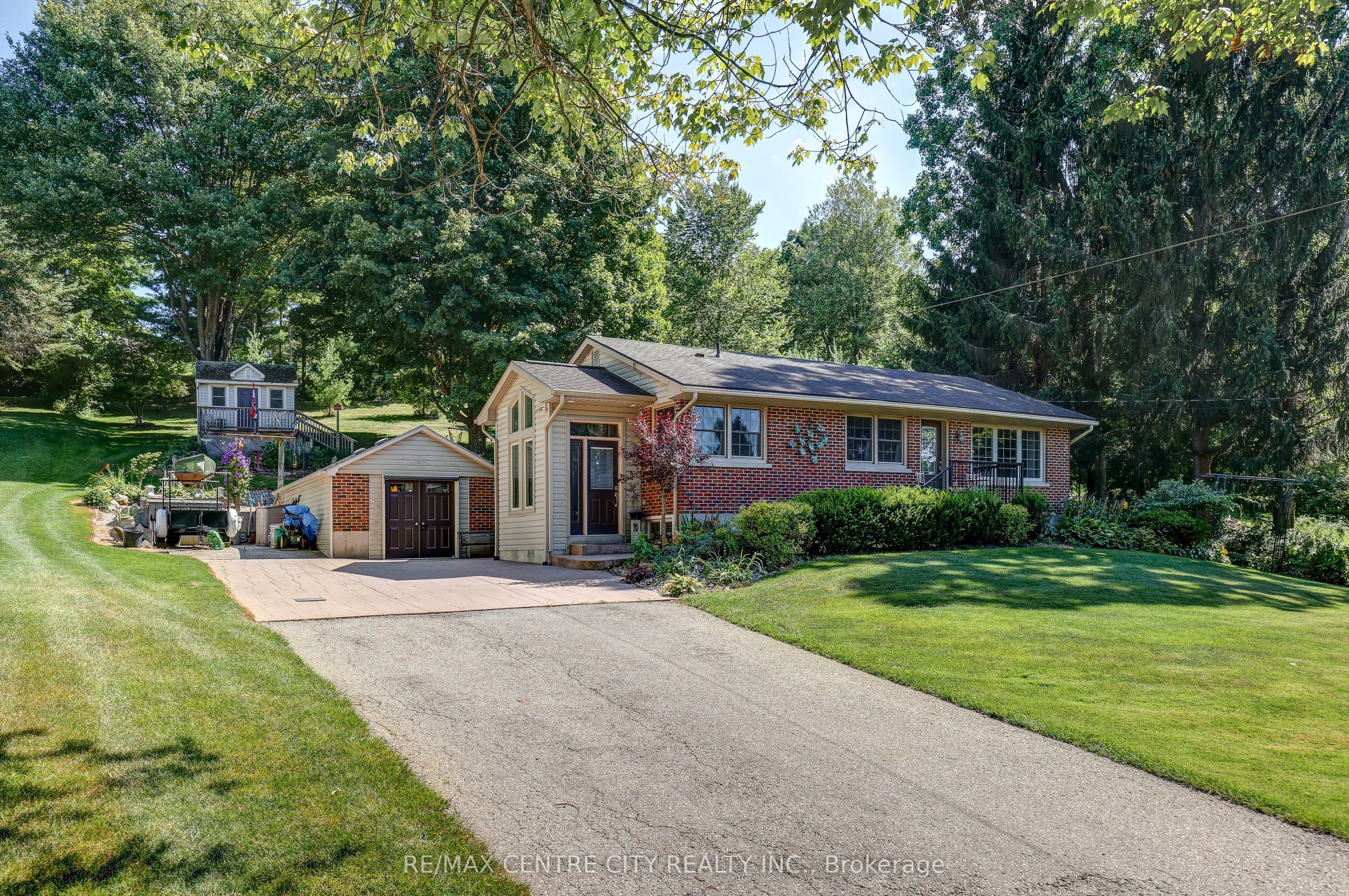 4766 Sunset Road Property Photo 1