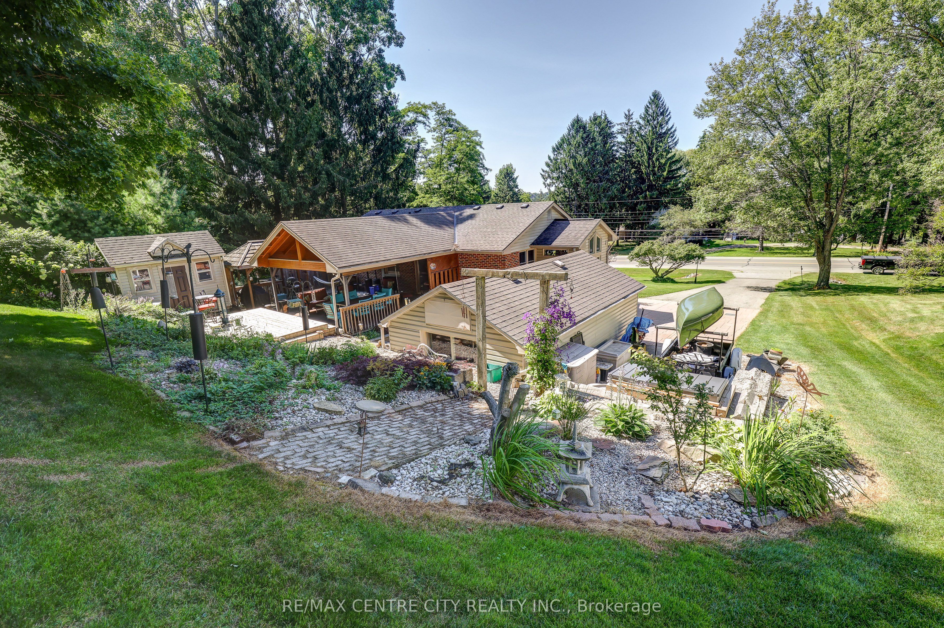 4766 Sunset Road Property Photo 8