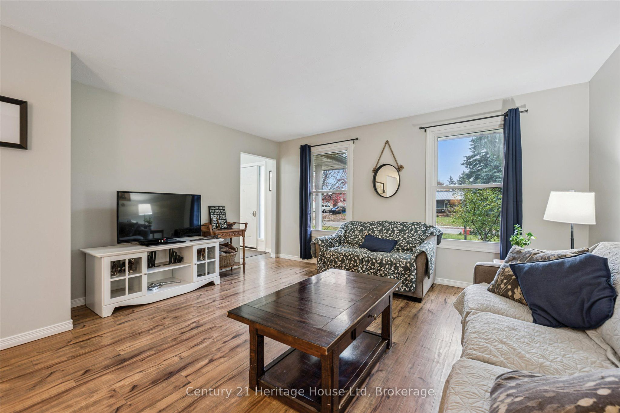 653 Perry Street Property Photo 7
