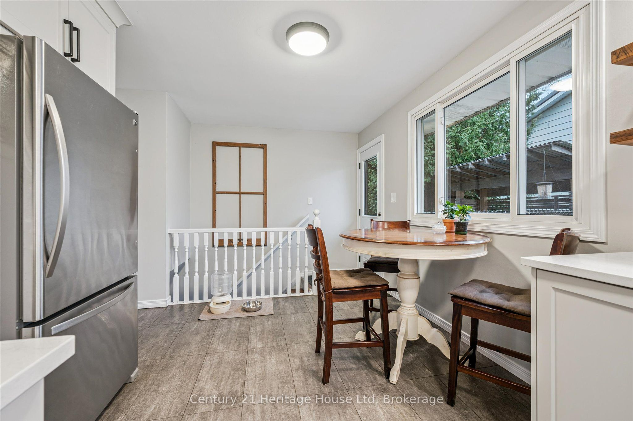 653 Perry Street Property Photo 18