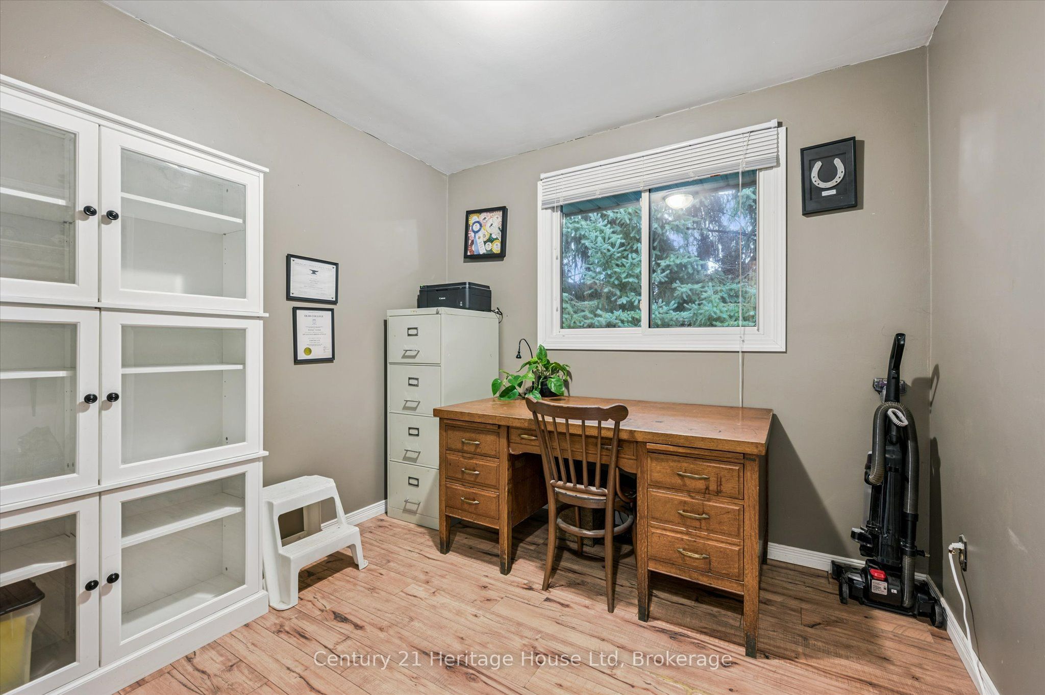 653 Perry Street Property Photo 20