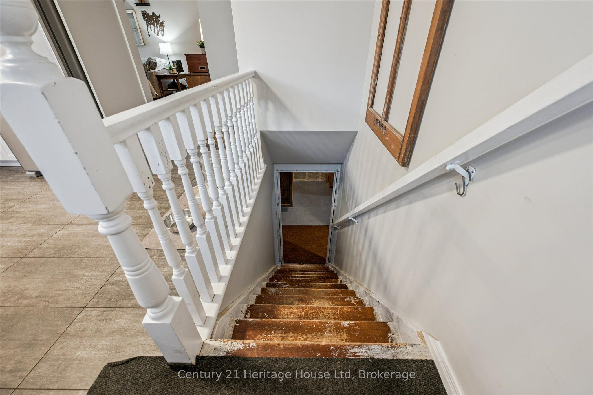 653 Perry Street Property Photo 25