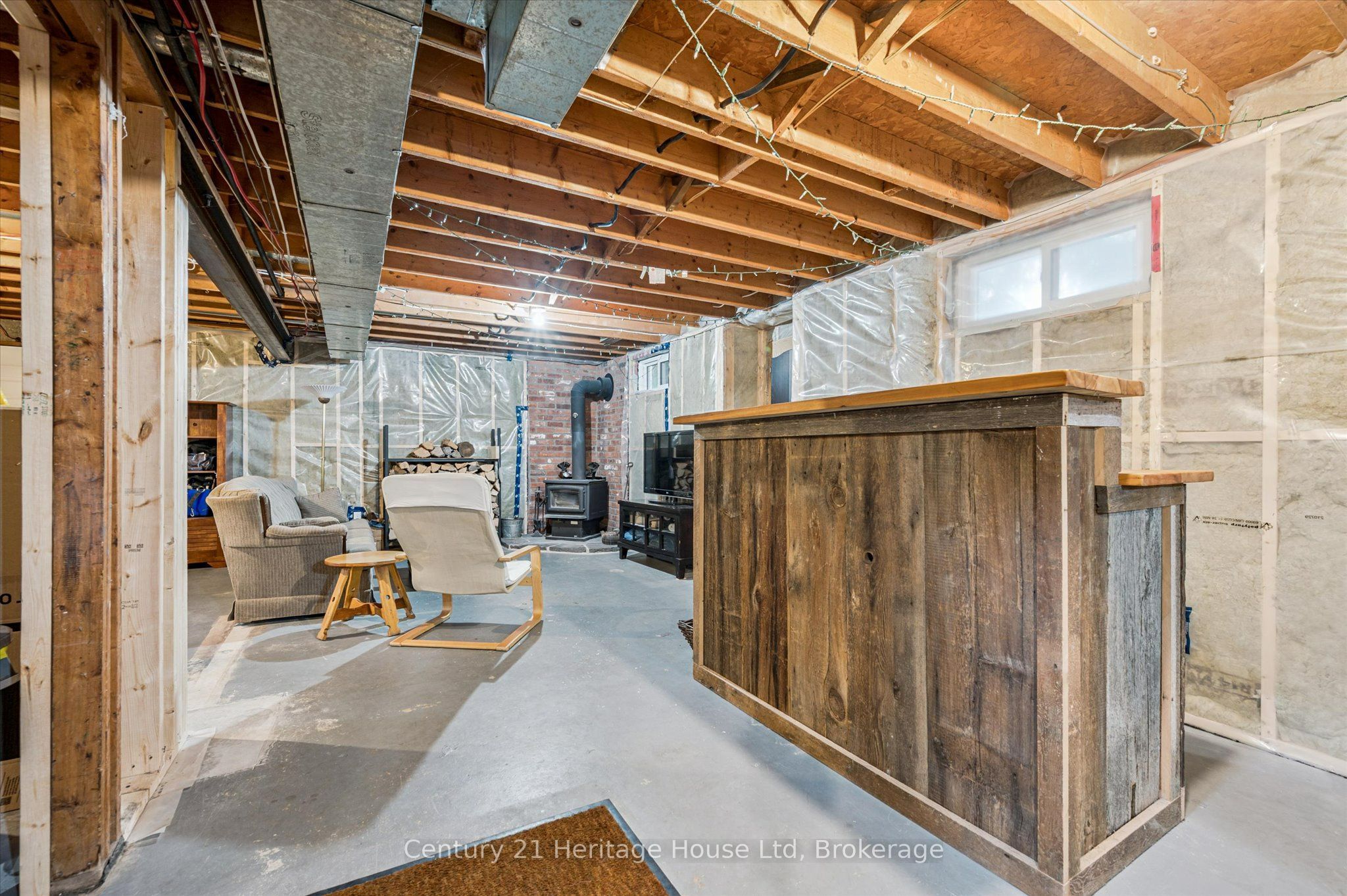 653 Perry Street Property Photo 27