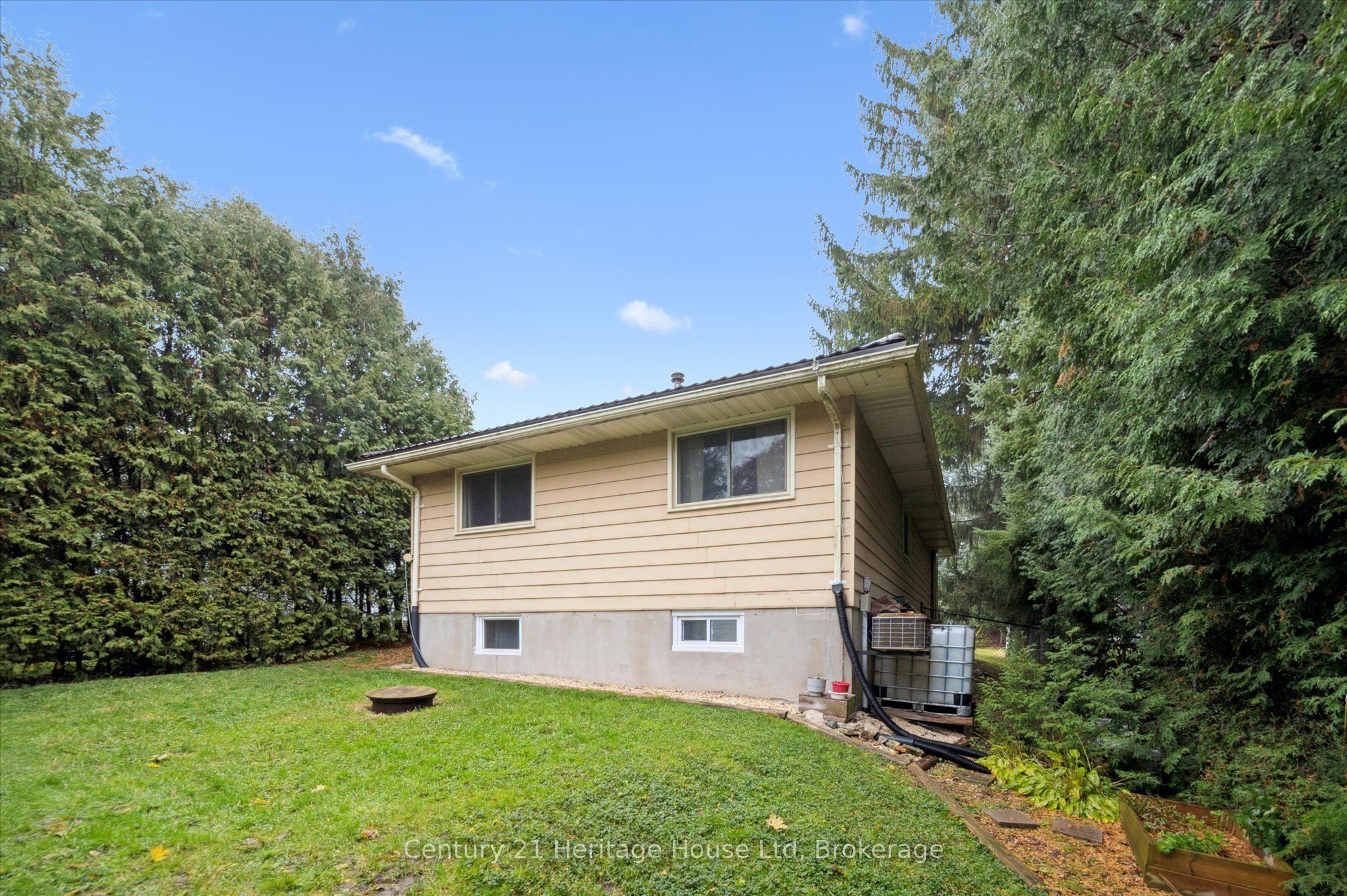653 Perry Street Property Photo 37