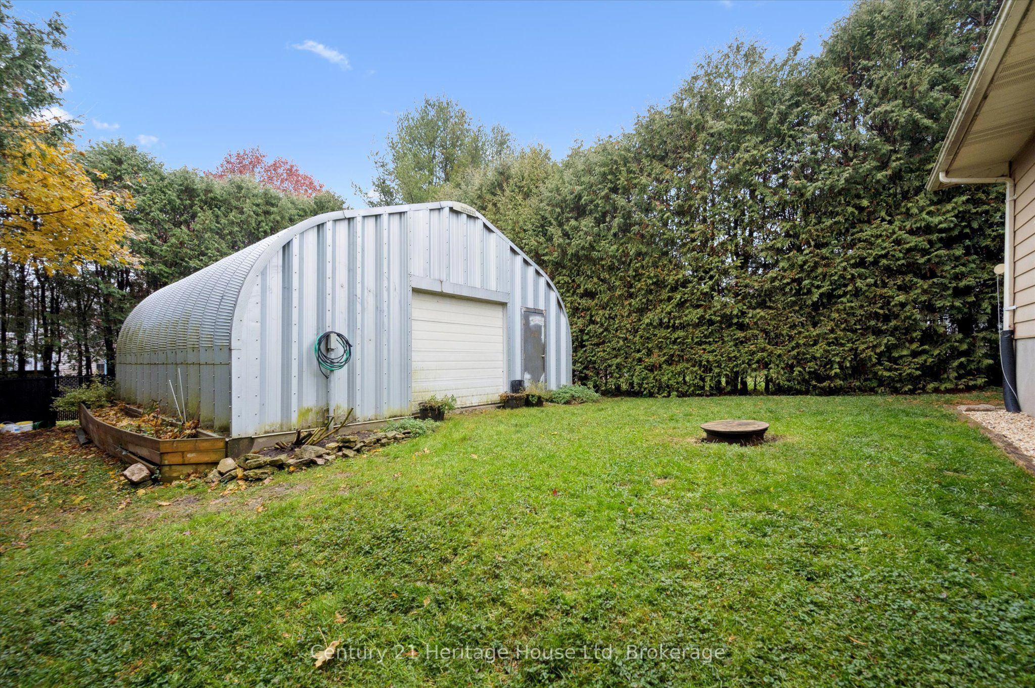 653 Perry Street Property Photo 38