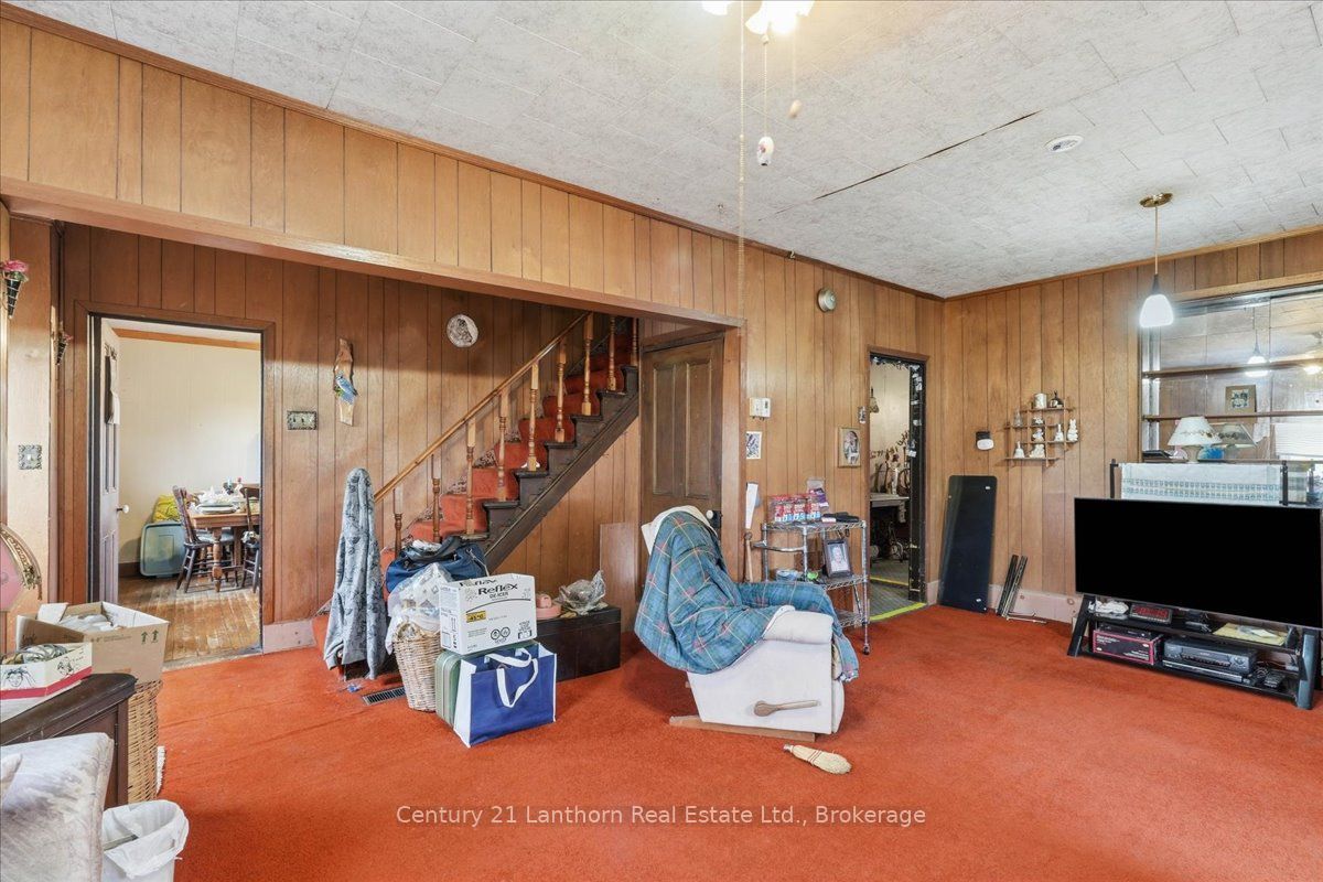 3485 11th Line E Property Photo 7
