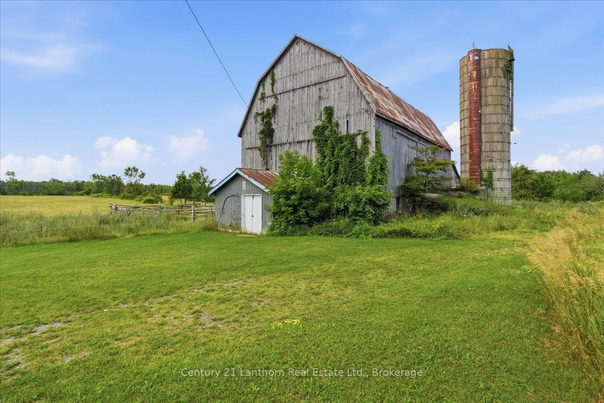 3485 11th Line E Property Photo 35