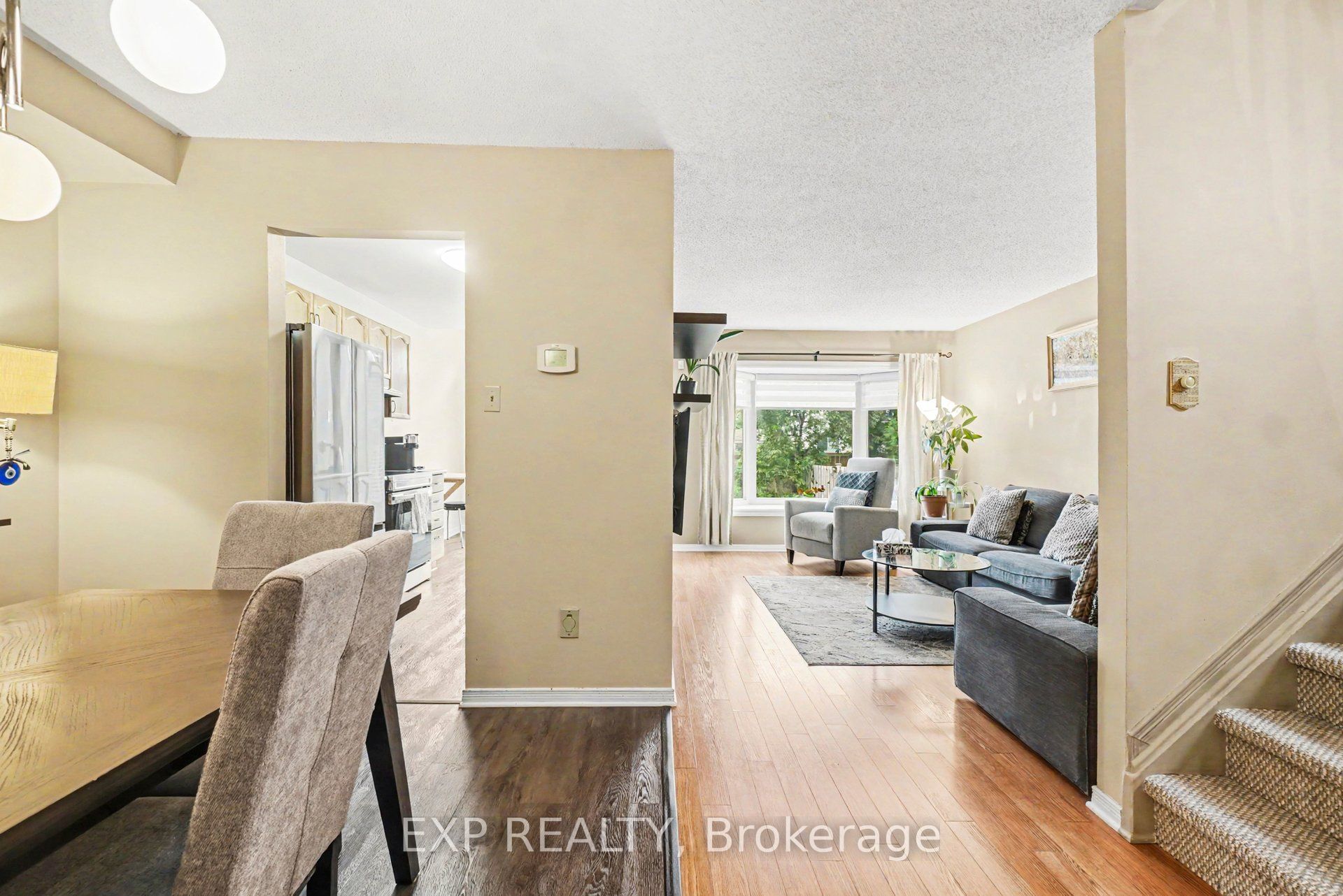 11 Longshire Circle Property Photo 4