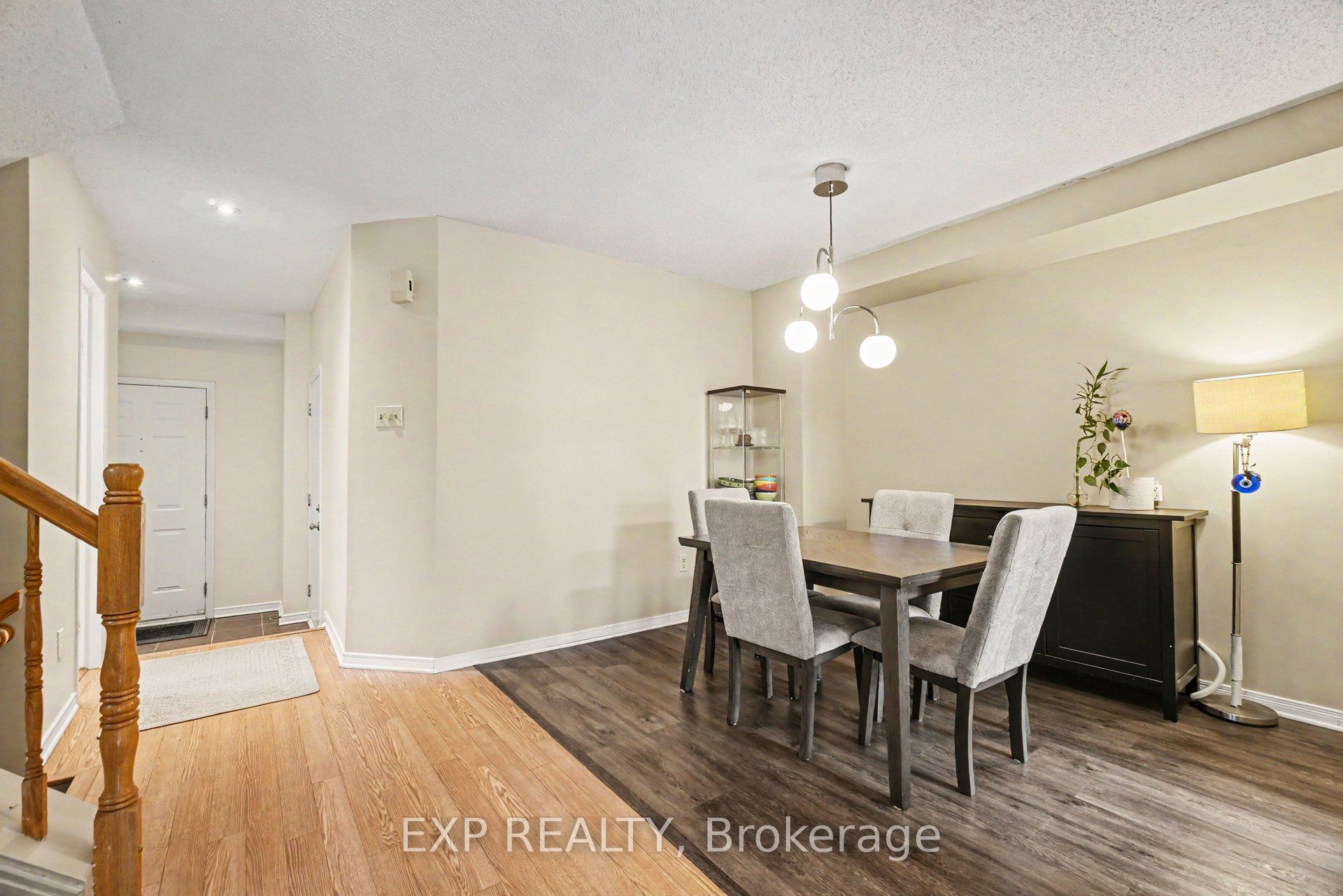 11 Longshire Circle Property Photo 6