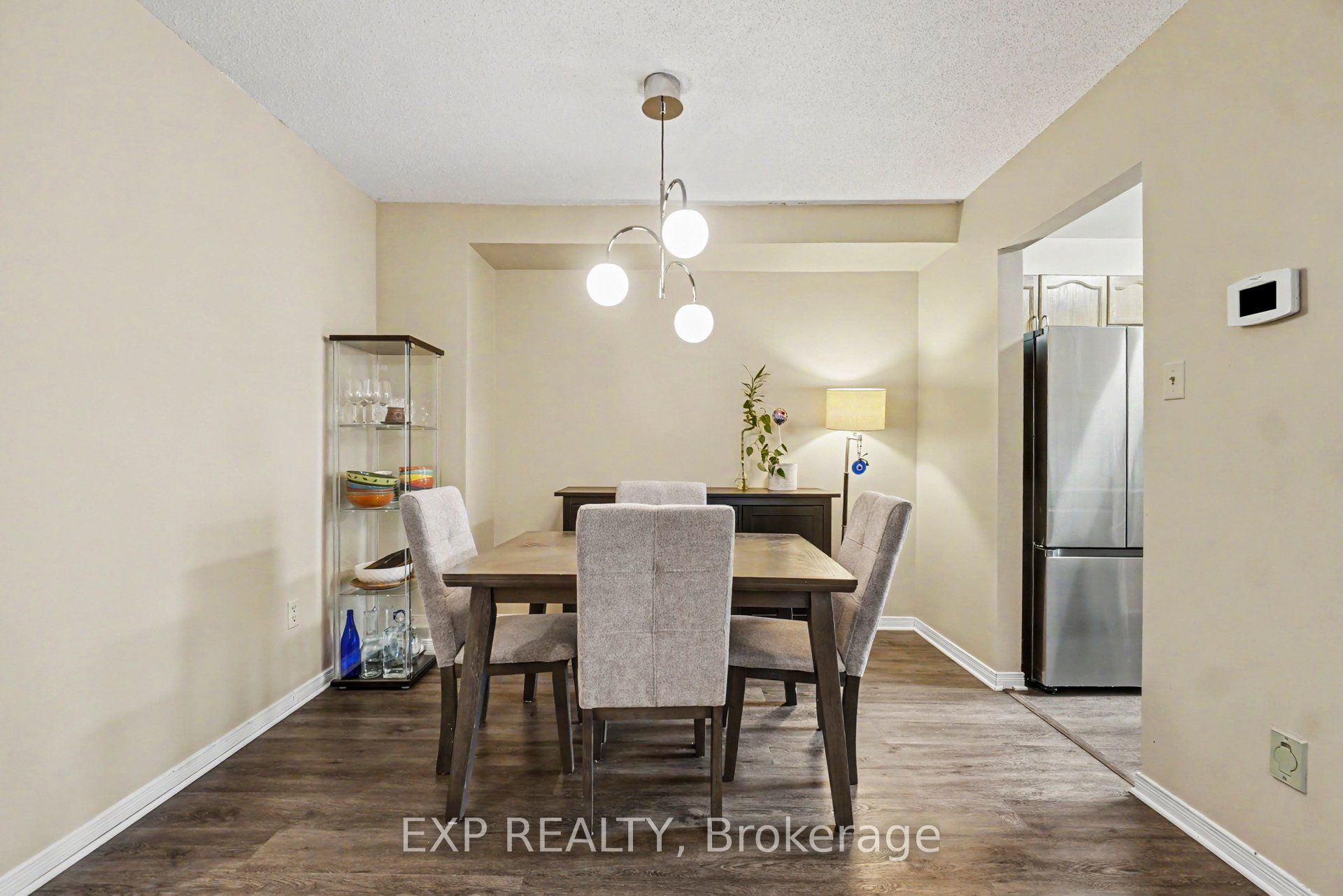 11 Longshire Circle Property Photo 7