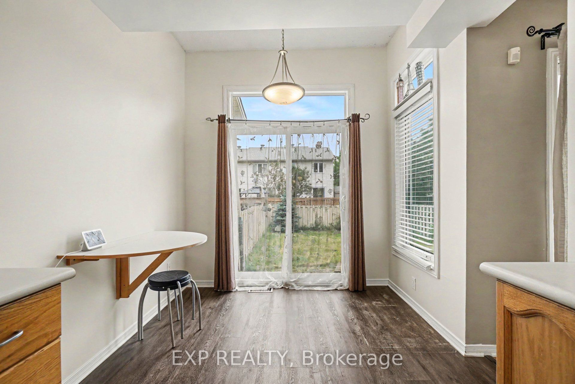 11 Longshire Circle Property Photo 11