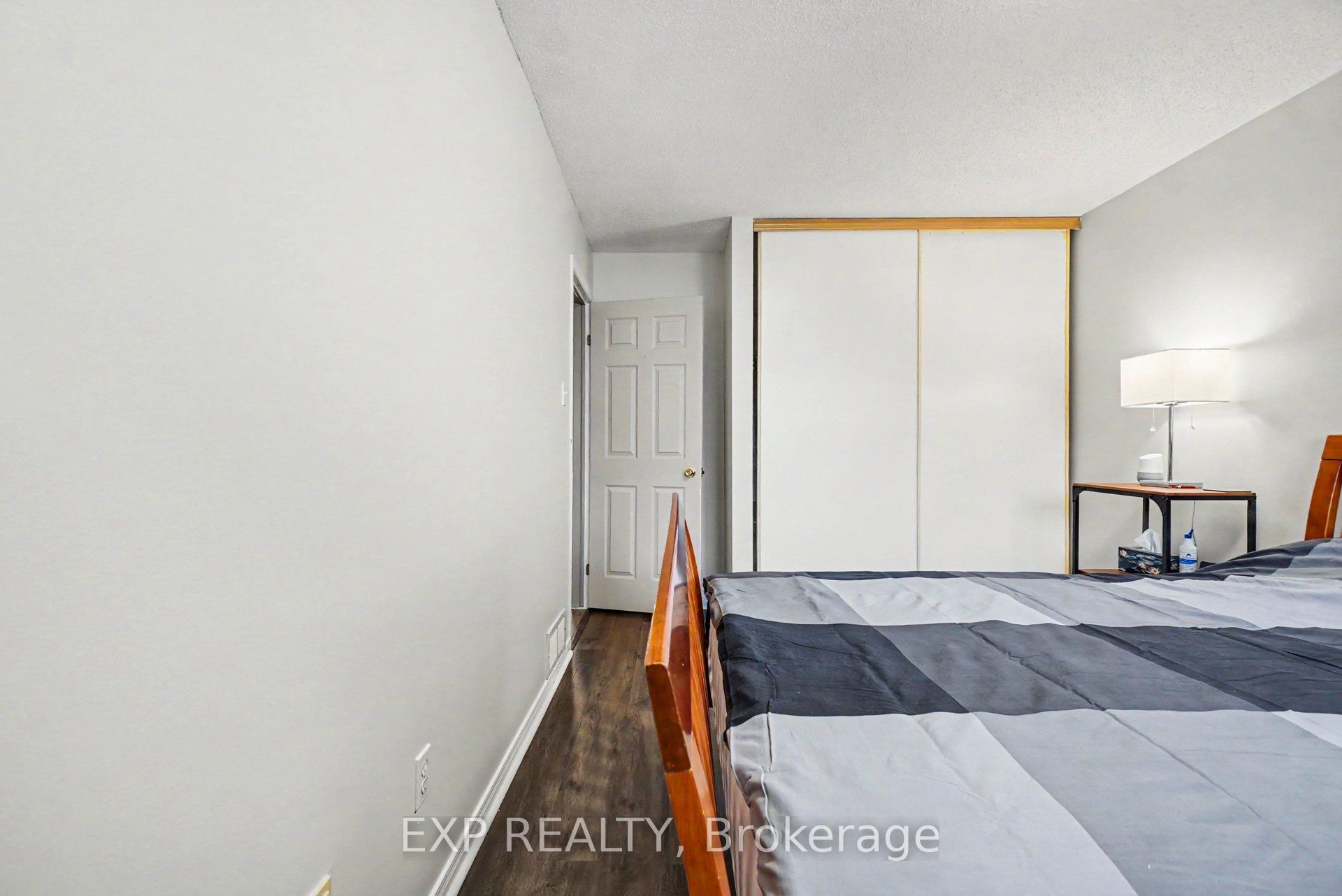 11 Longshire Circle Property Photo 22